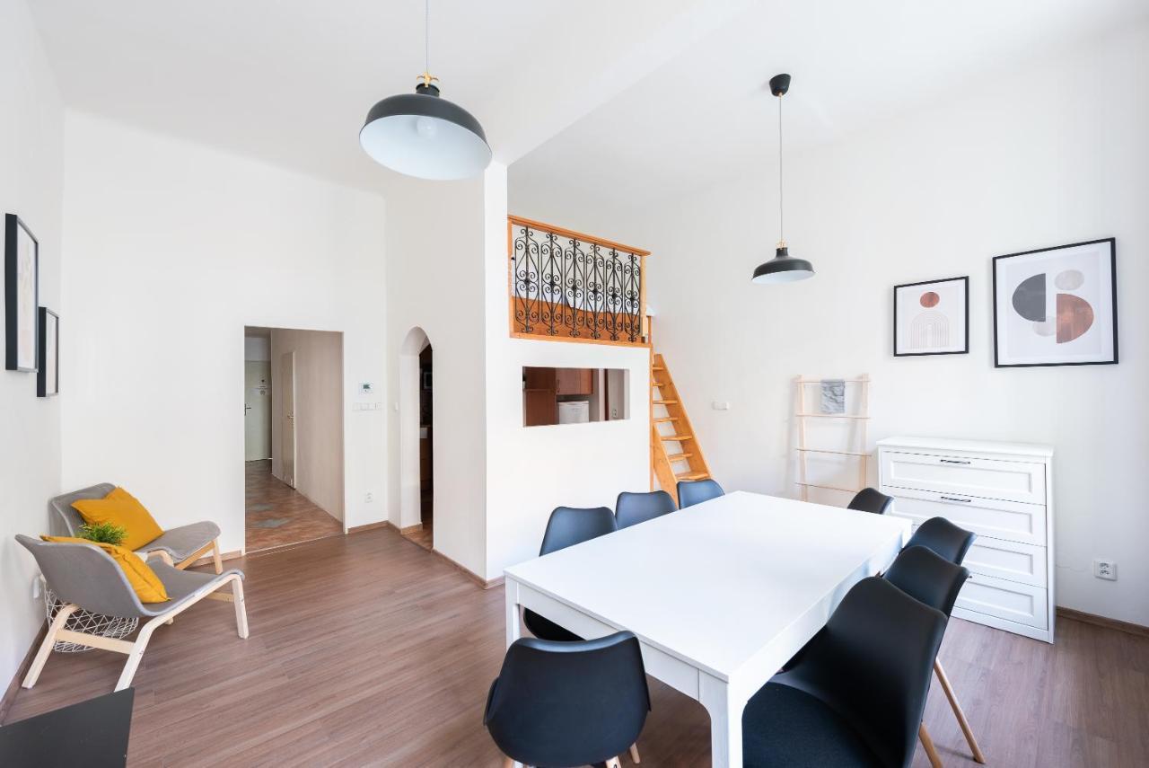 Budget Reznicka apartment Praga Exterior foto